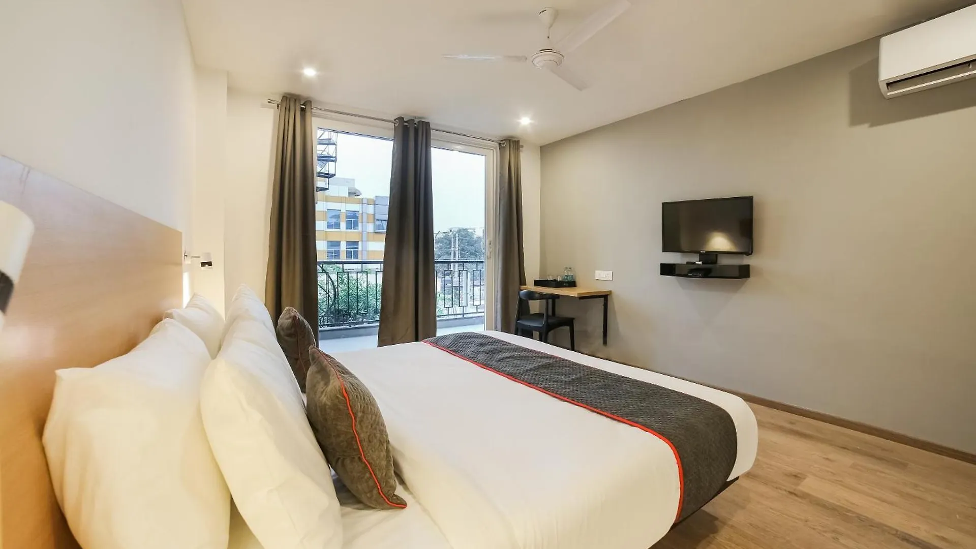 Super Townhouse Near Appu Ghar Hotel Gurgaon