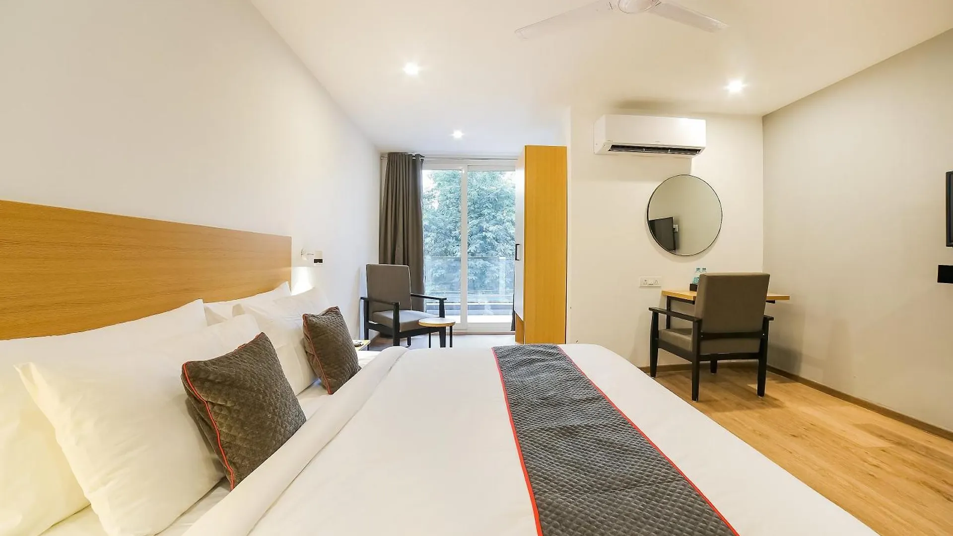 Super Townhouse Near Appu Ghar Hotel Gurgaon 4*,