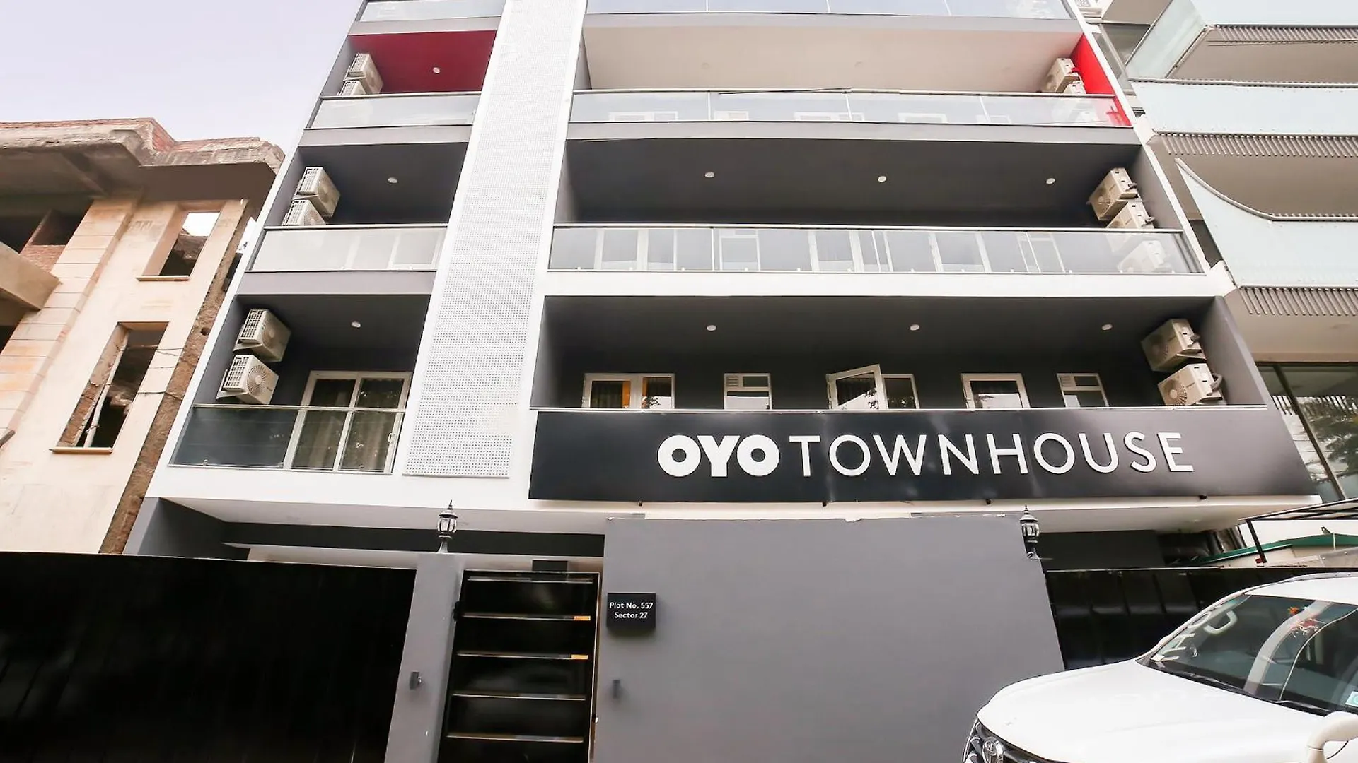 Super Townhouse Near Appu Ghar Hotel Gurgaon 4*,
